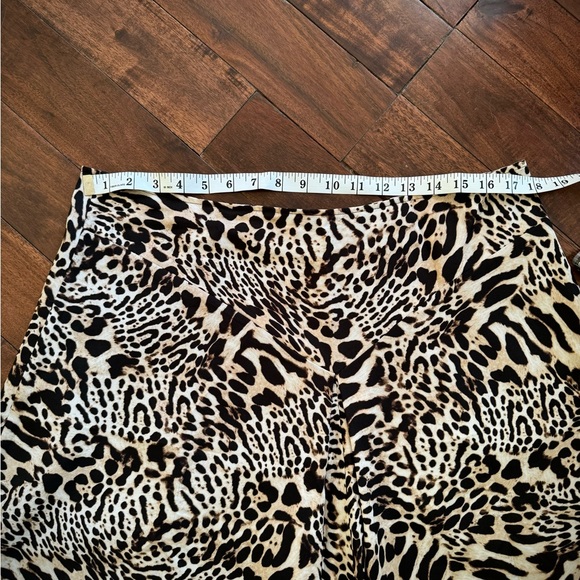 Calvin Klein size 14 leopard skirt - Picture 2 of 4